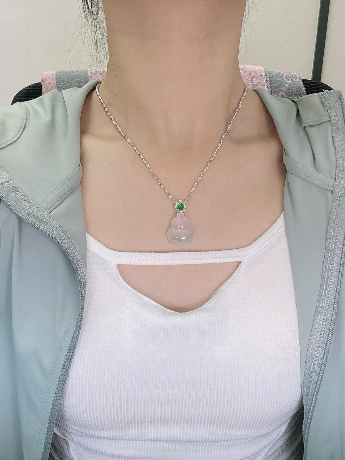 【冰种葫芦吊坠】老坑雪花棉，质地细腻清爽，荧光感强烈，起刚光强烈，18K金钻镶嵌，裸石尺寸21.4*18.9*6.2毫米