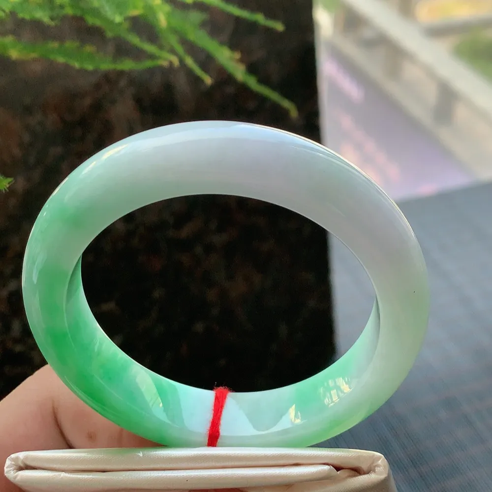 正圈一大节阳绿 无瑕 尺寸:57.2/13.3/9.3 色阳🥰🥰