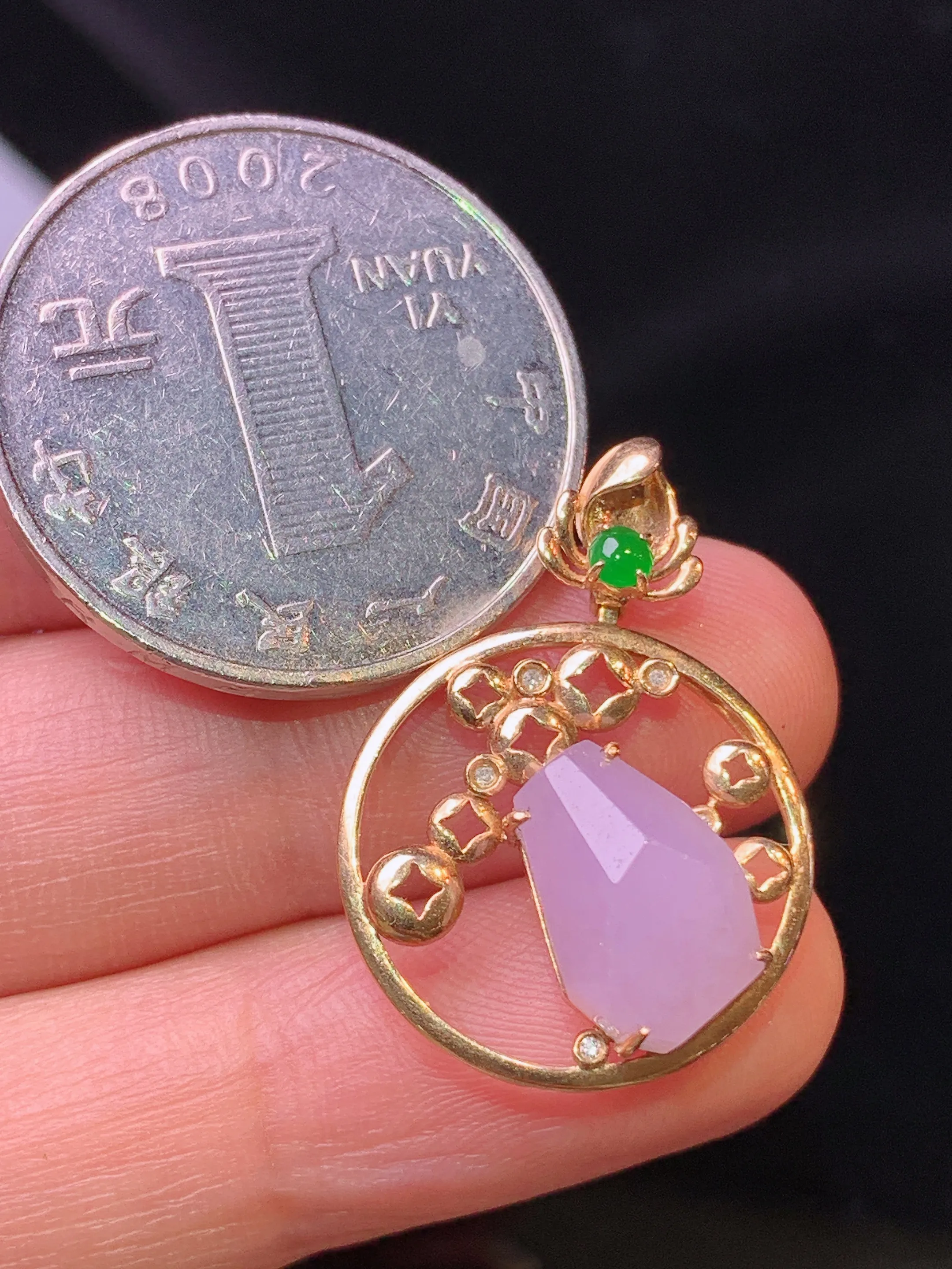 18k金镶嵌紫罗兰随形吊坠 玉质细腻 色泽清新艳丽 整体尺寸25.5*18.6*7.5