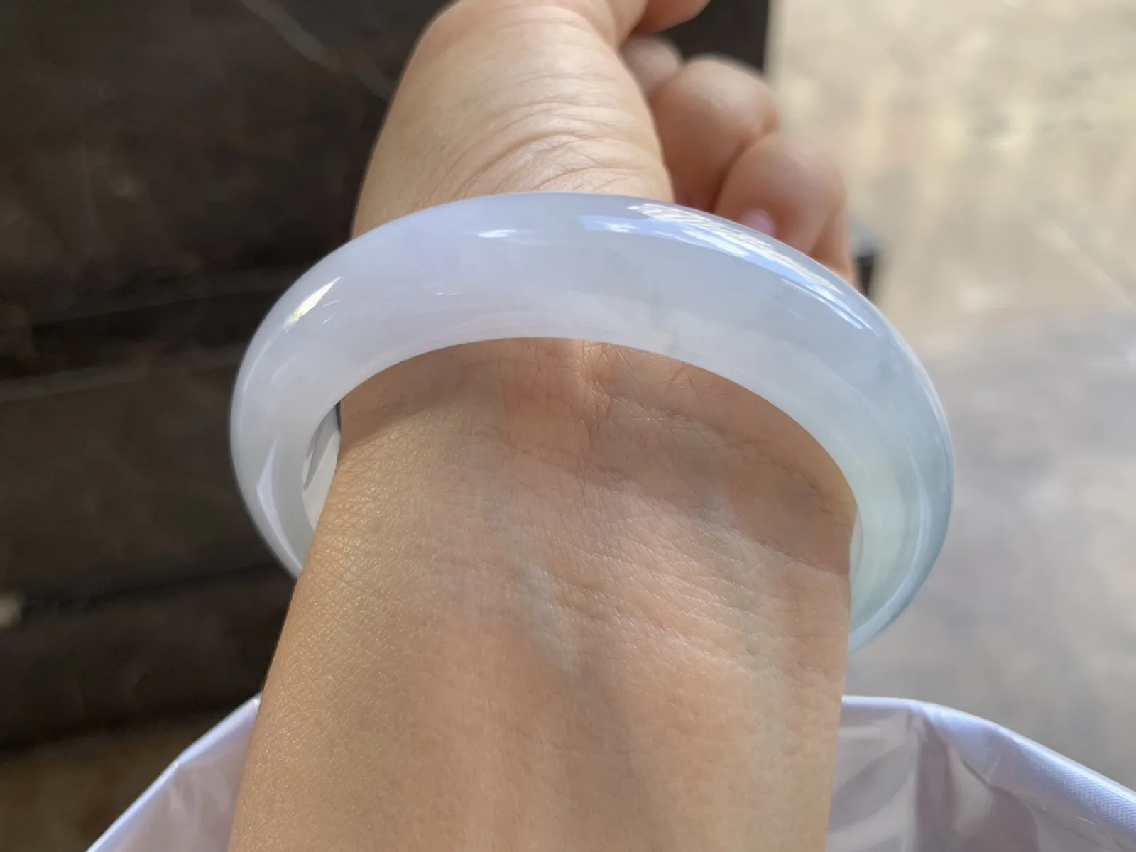 55-13.5-9mm
冰种飘花手镯 水润光泽 清爽 条形优秀