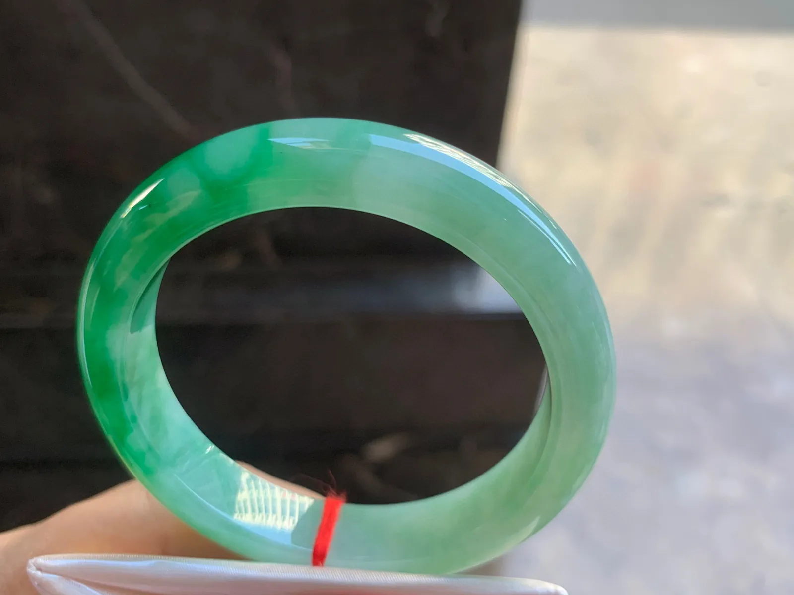 56-11.7-8.6mm
带色手镯 底子细腻 有种有色 上手漂亮