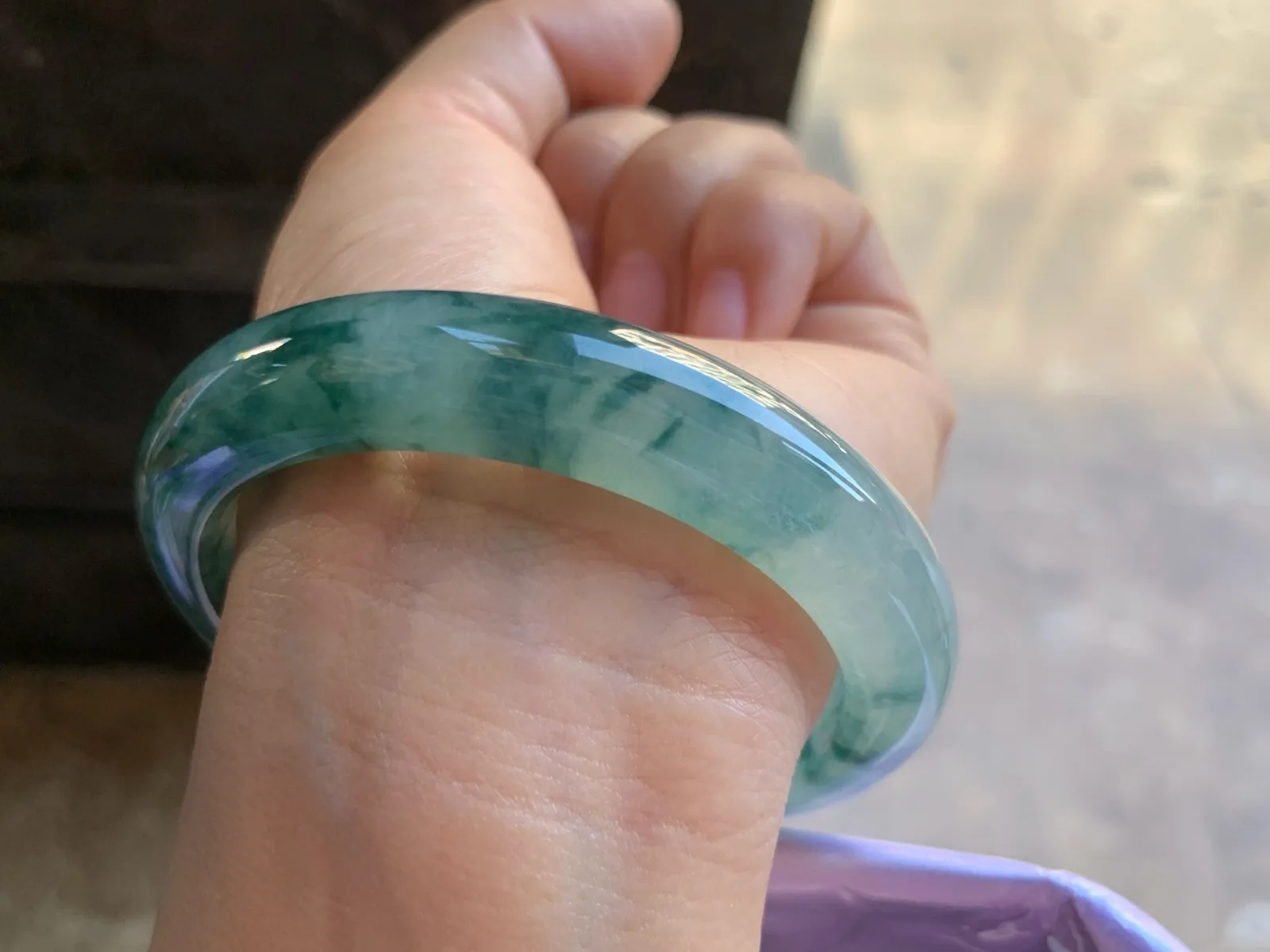 56-11.8-8.7mm
冰种飘花手镯 种好水润 花色浓郁