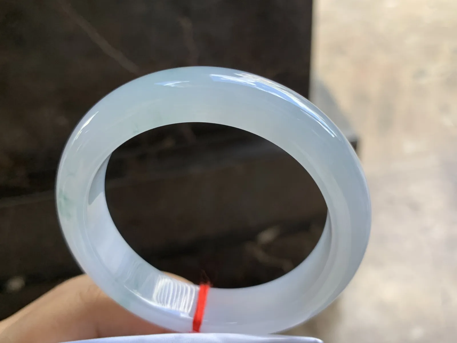 54-12.7-9mm
冰种飘花手镯 水润光泽 清爽