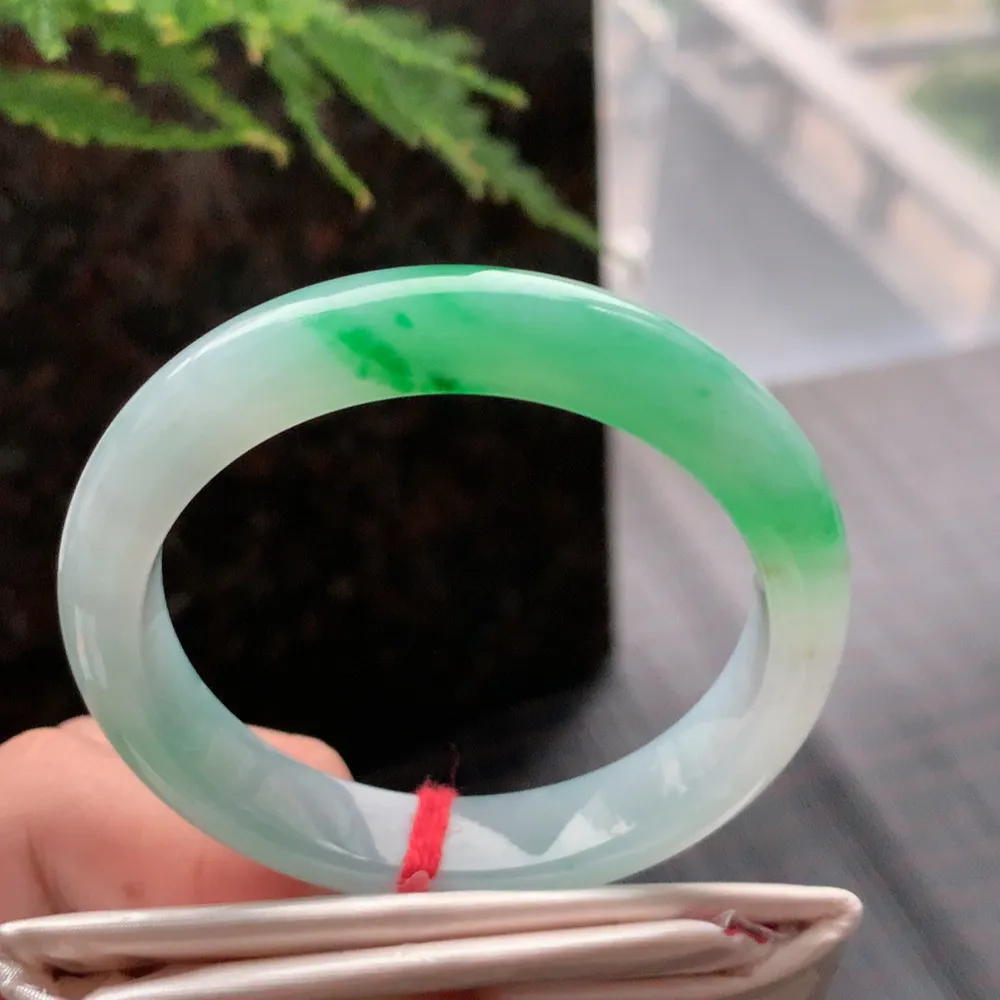 正圈冰阳绿 无瑕 尺寸:51.4/10.7/7.4 色好