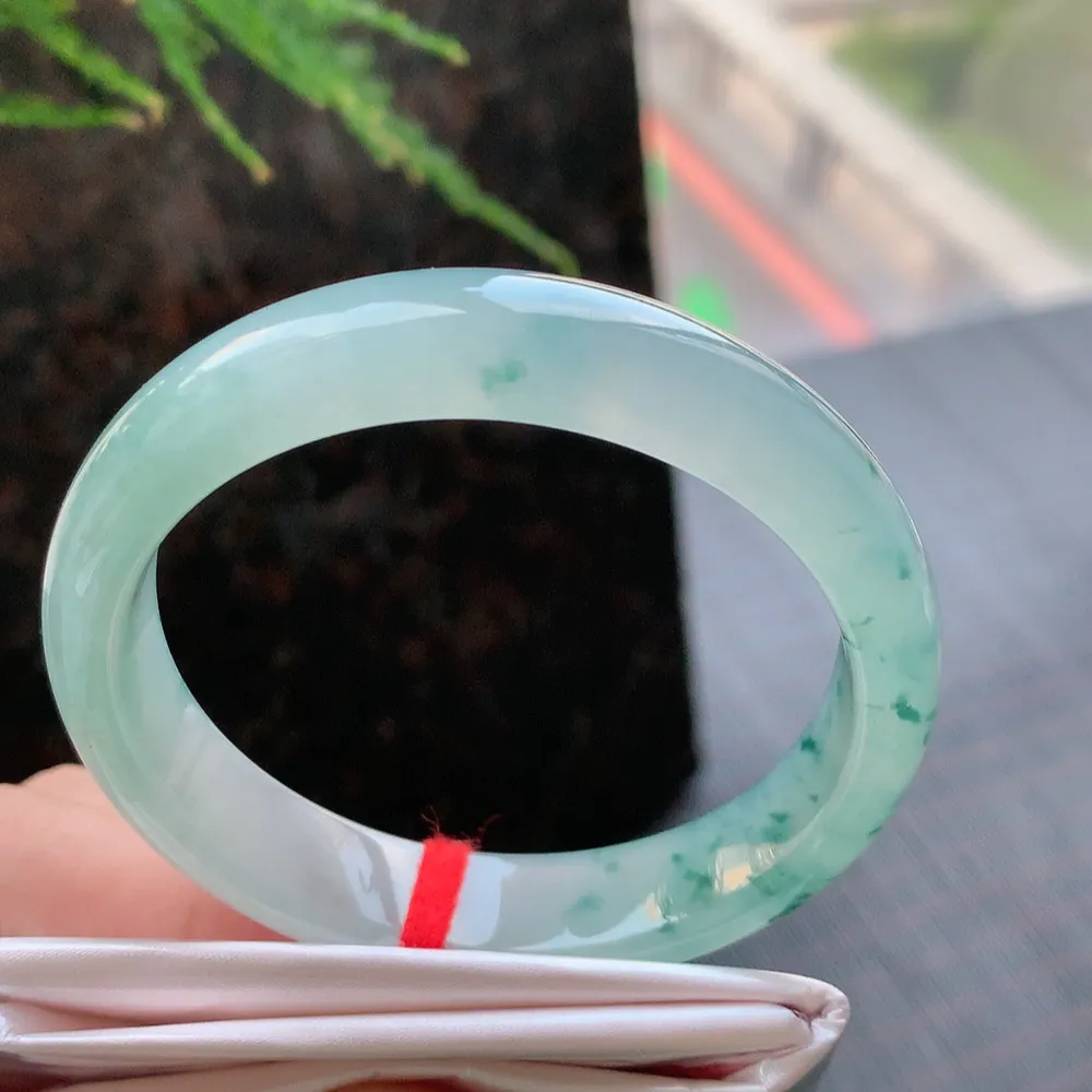 正圈高冰飘花 无瑕 尺寸:53.7/12.8/7.4 花美 种水好