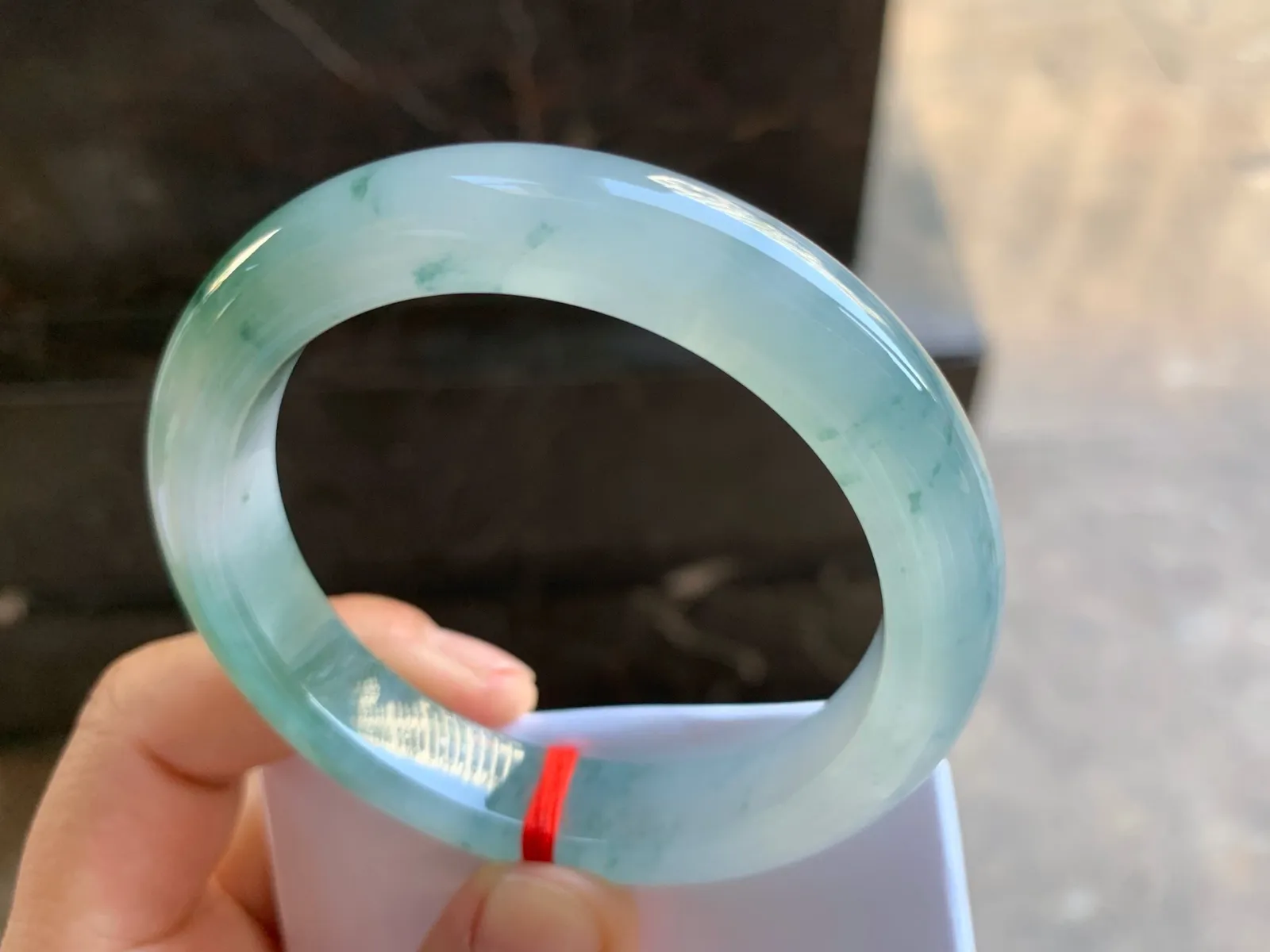 55-11.8-9mm
冰种飘花手镯 水润冰透 花色漂亮