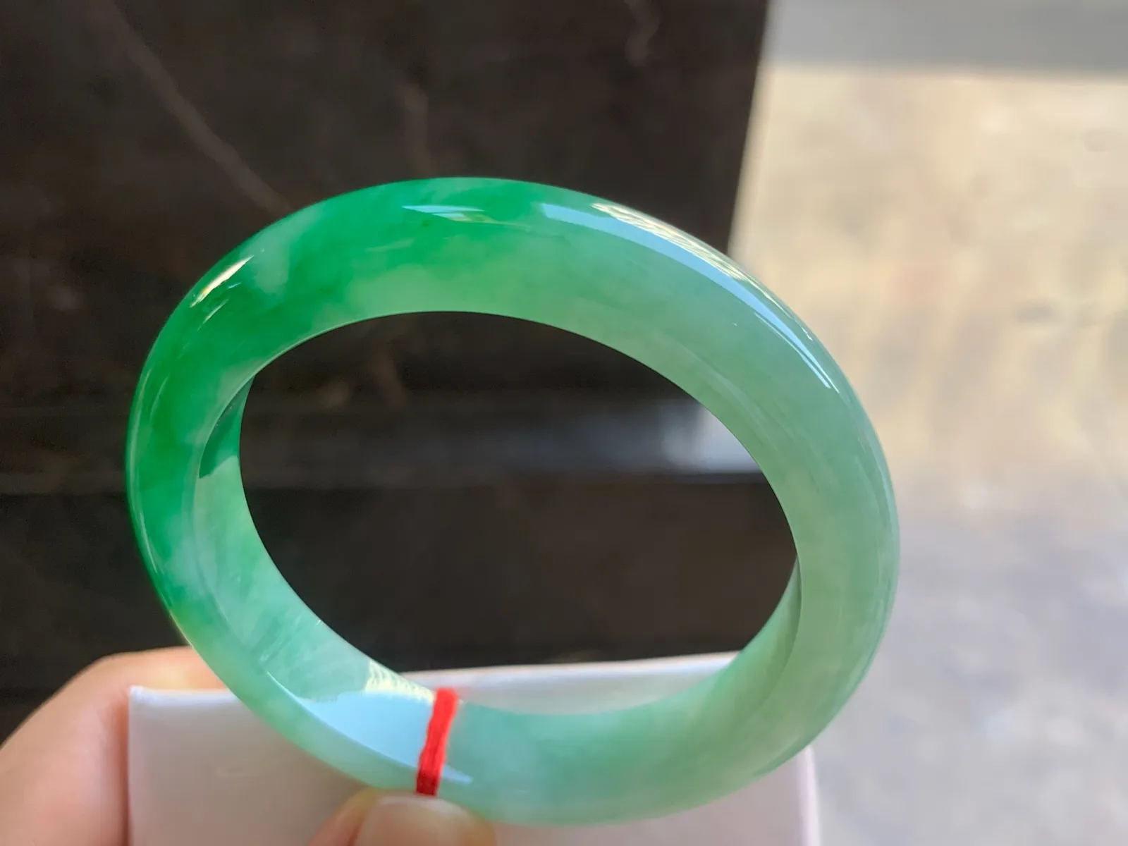 56-11.7-8.6mm
带色手镯 底子细腻 有种有色 上手漂亮