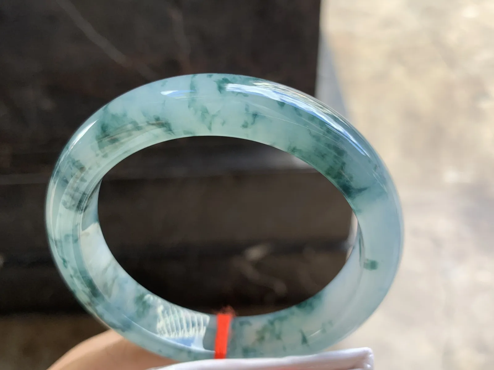 57.5-13.2-8.8mm
冰种飘花手镯 水润光泽 花色漂亮