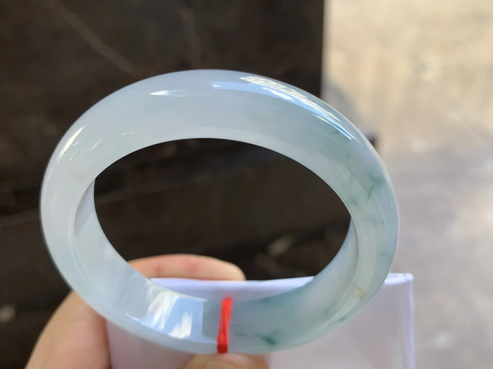 53-13-8mm
冰种飘花手镯 水润光泽 花色清爽