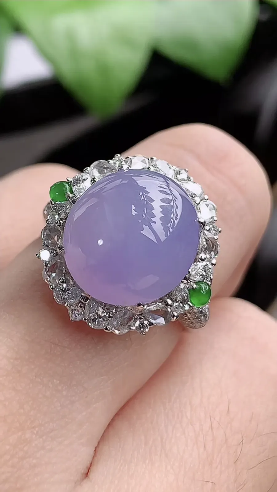 a货翡翠老坑冰种18K金伴钻镶嵌紫罗兰蛋面戒指 圈口17裸石尺寸12.6×11.6mm 重量6.25g 1204