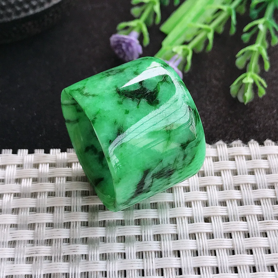 天然A货翡翠23.5/22.8/3.8老坑精美辣绿飘花扳指翡翠玉男士