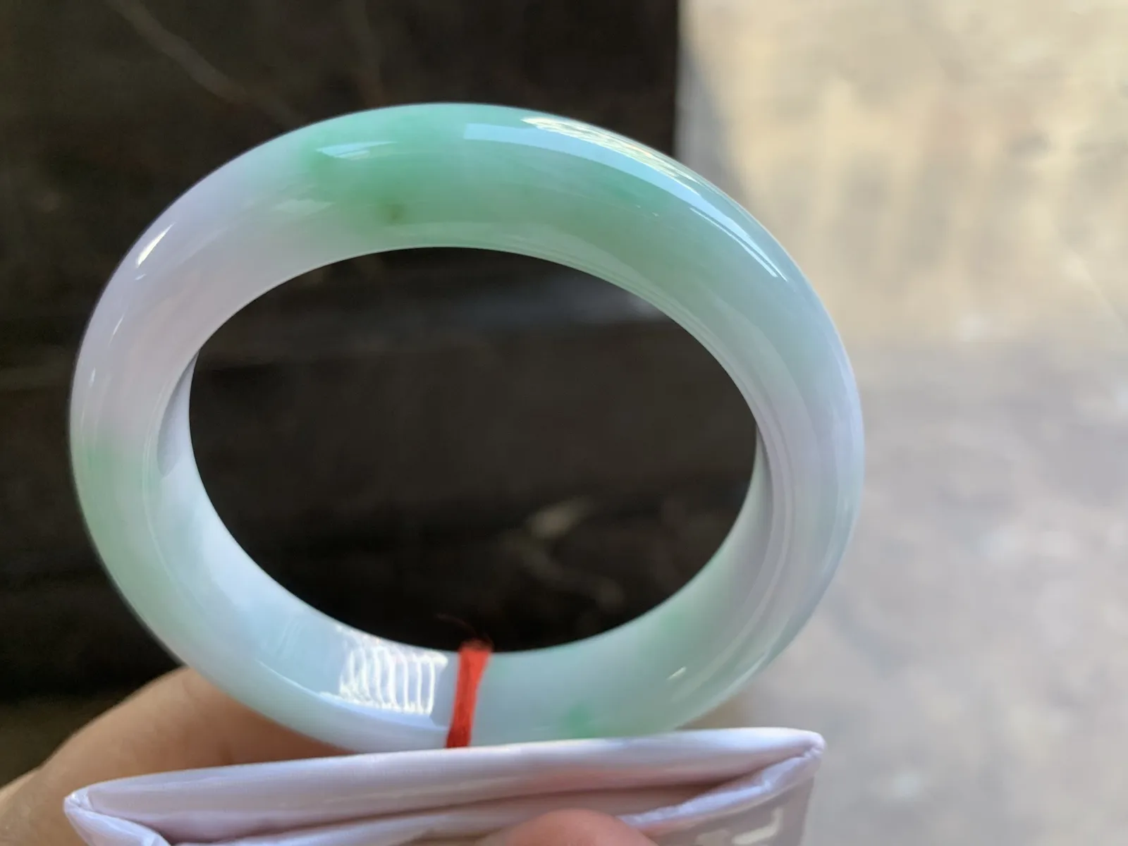 53.5-12-9mm
淡春彩手镯 底子细腻 颜色漂亮 性价比推荐