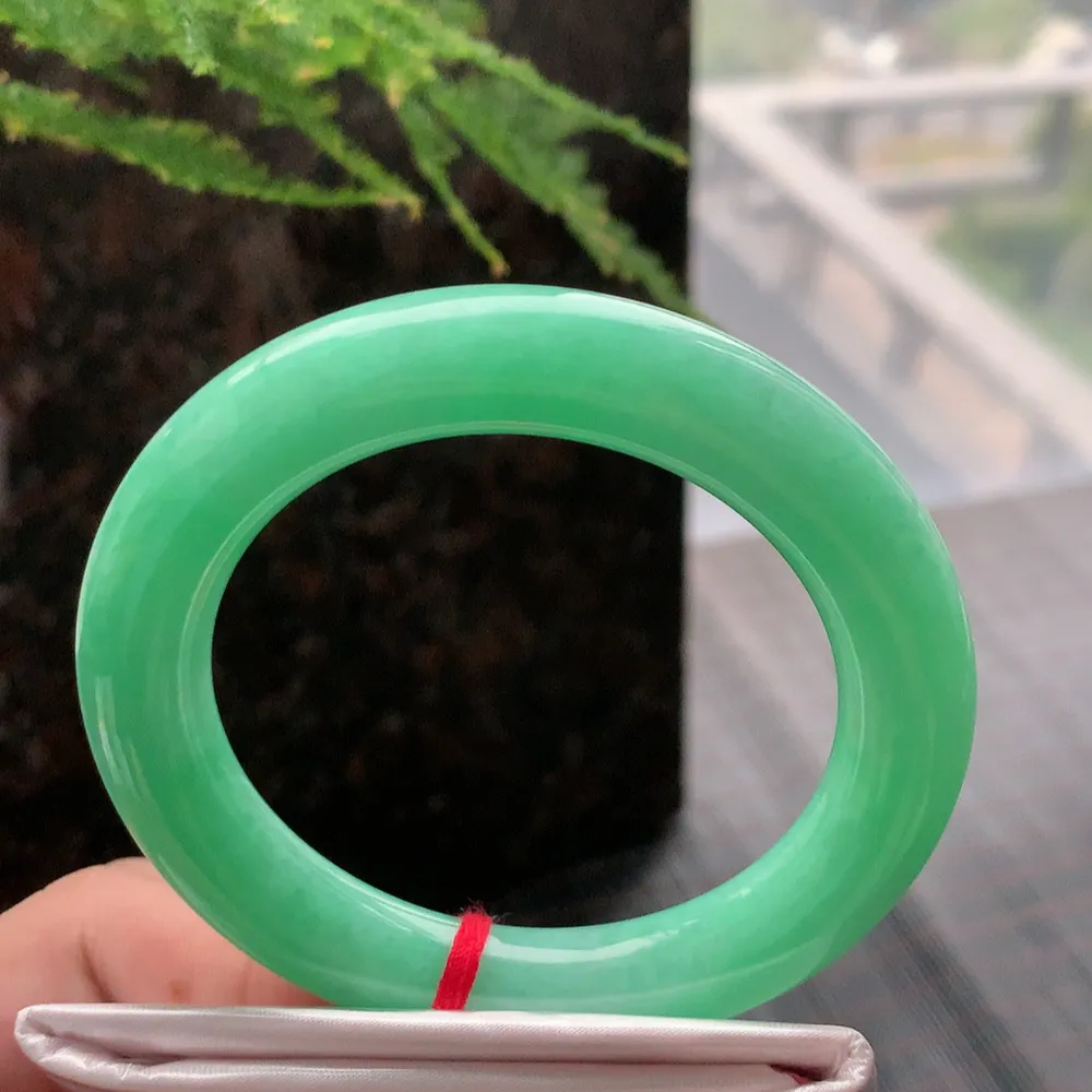 圆条满绿 无瑕 尺寸:55.1/11.2 满色