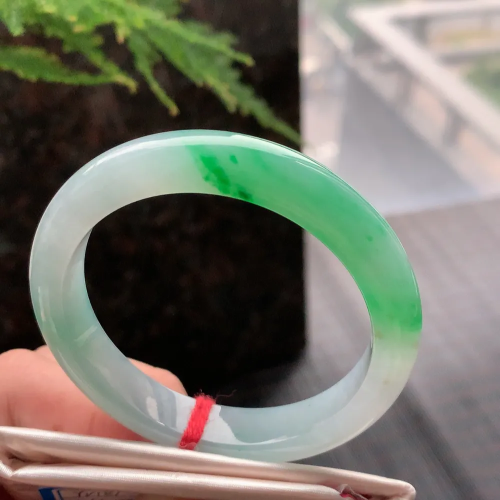 正圈冰阳绿 无瑕 尺寸:51.4/10.7/7.4 色好