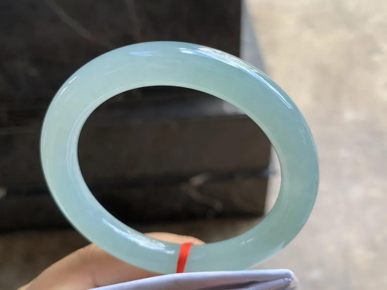 57-10-9.6mm
冰种晴水圆条手镯 水润光泽 清爽