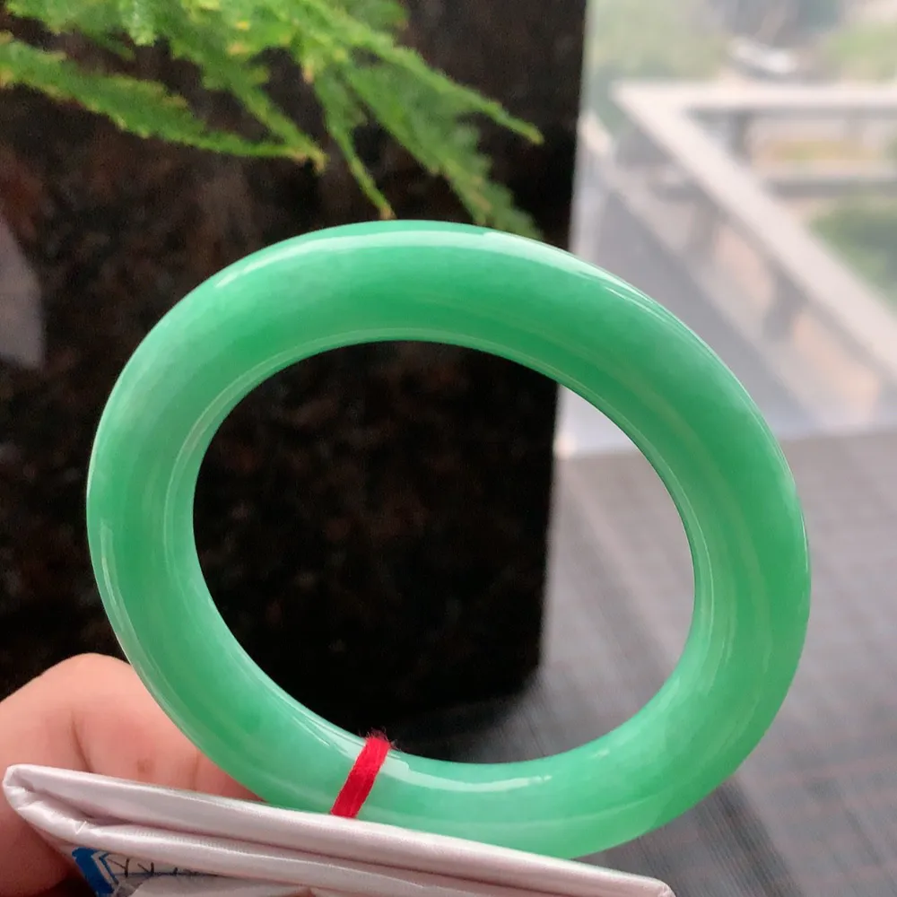 圆条满绿 无瑕 尺寸:55.1/11.2 满色