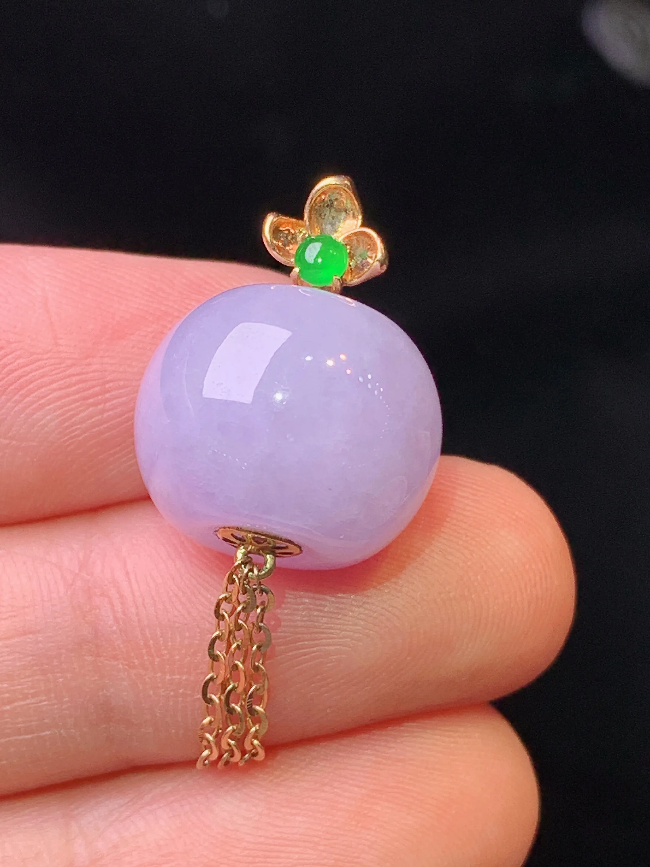 18k金钻镶嵌紫罗兰路路通吊坠 玉质细腻 色泽清新艳丽 整体尺寸32.6*14.7*11.7