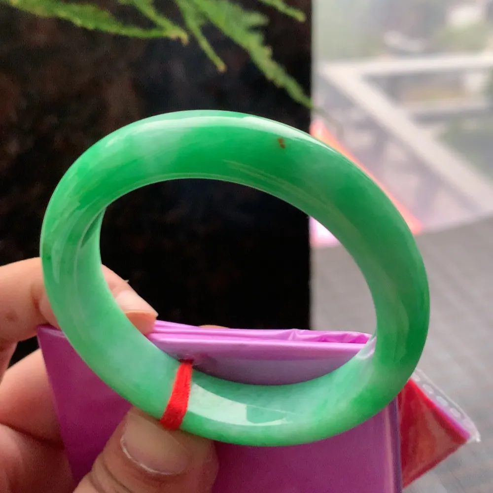 正圈一大圈阳绿 无瑕 尺寸:51.6/12/8.1 色好🥰🥰