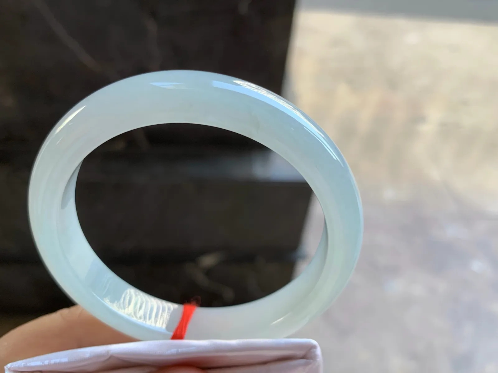 57-11.4-8mm
细糯冰手镯 底子细腻干净 纯净无暇