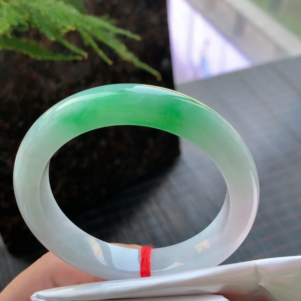 正圈冰糯春彩 无瑕 尺寸:57.5/12/9.4 色好