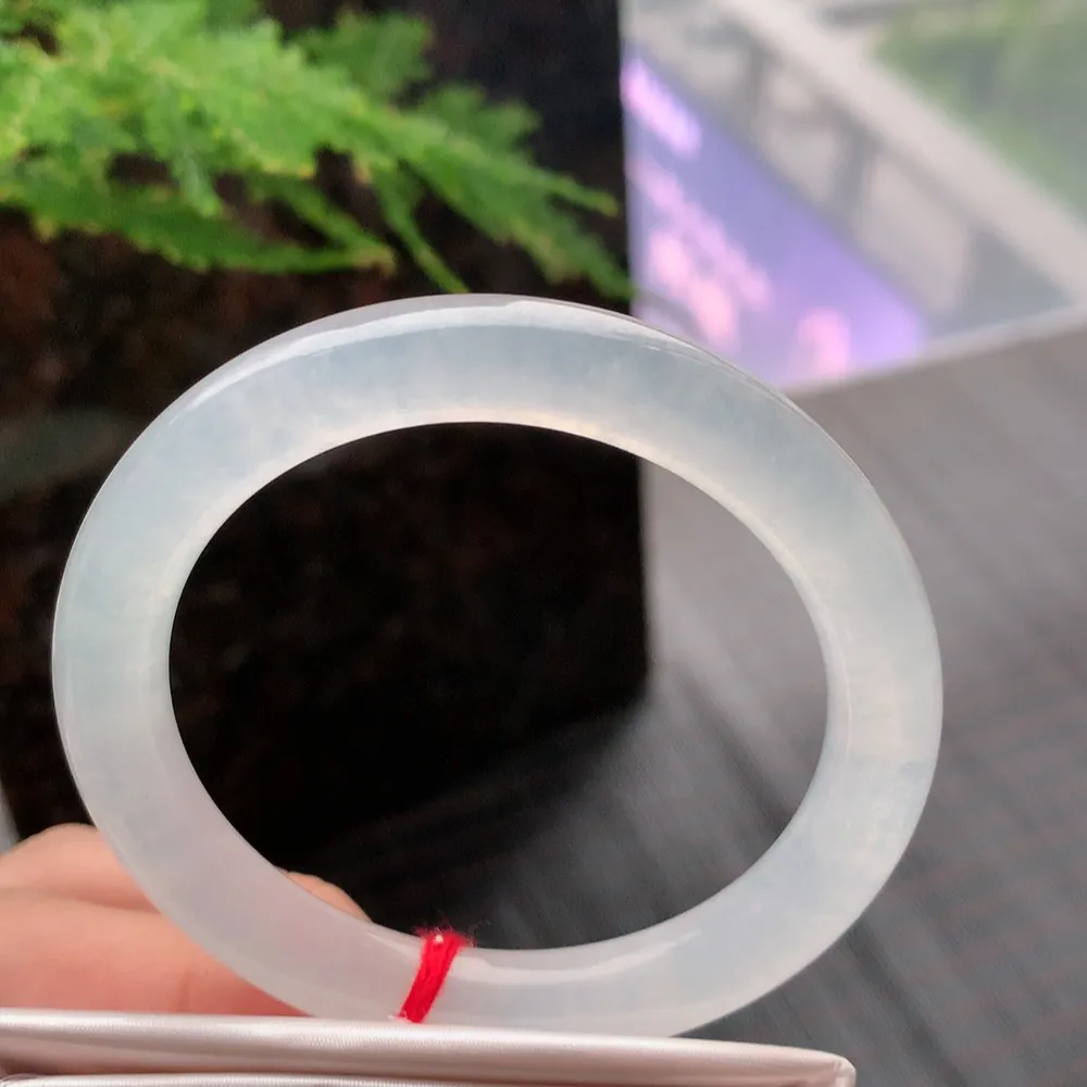 圆条冰玻种 无瑕 尺寸:52.1/9.1/8.7 种水好