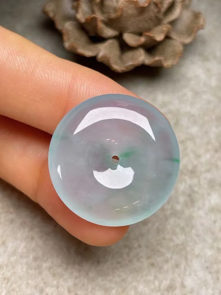 冰种飘绿【平安扣】吊坠，种水好，玉质细腻 ，卖相好