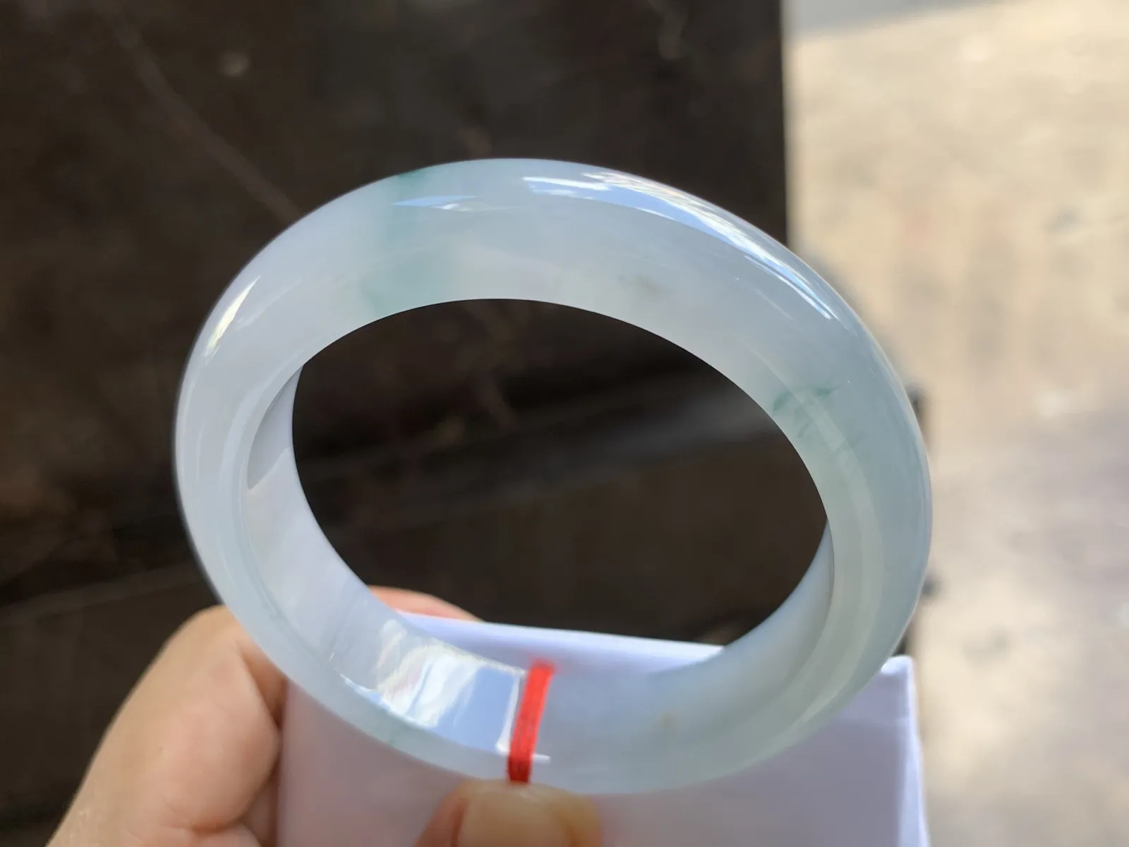 55-13.4-9mm
冰种飘花手镯 冰透莹润 花色灵动