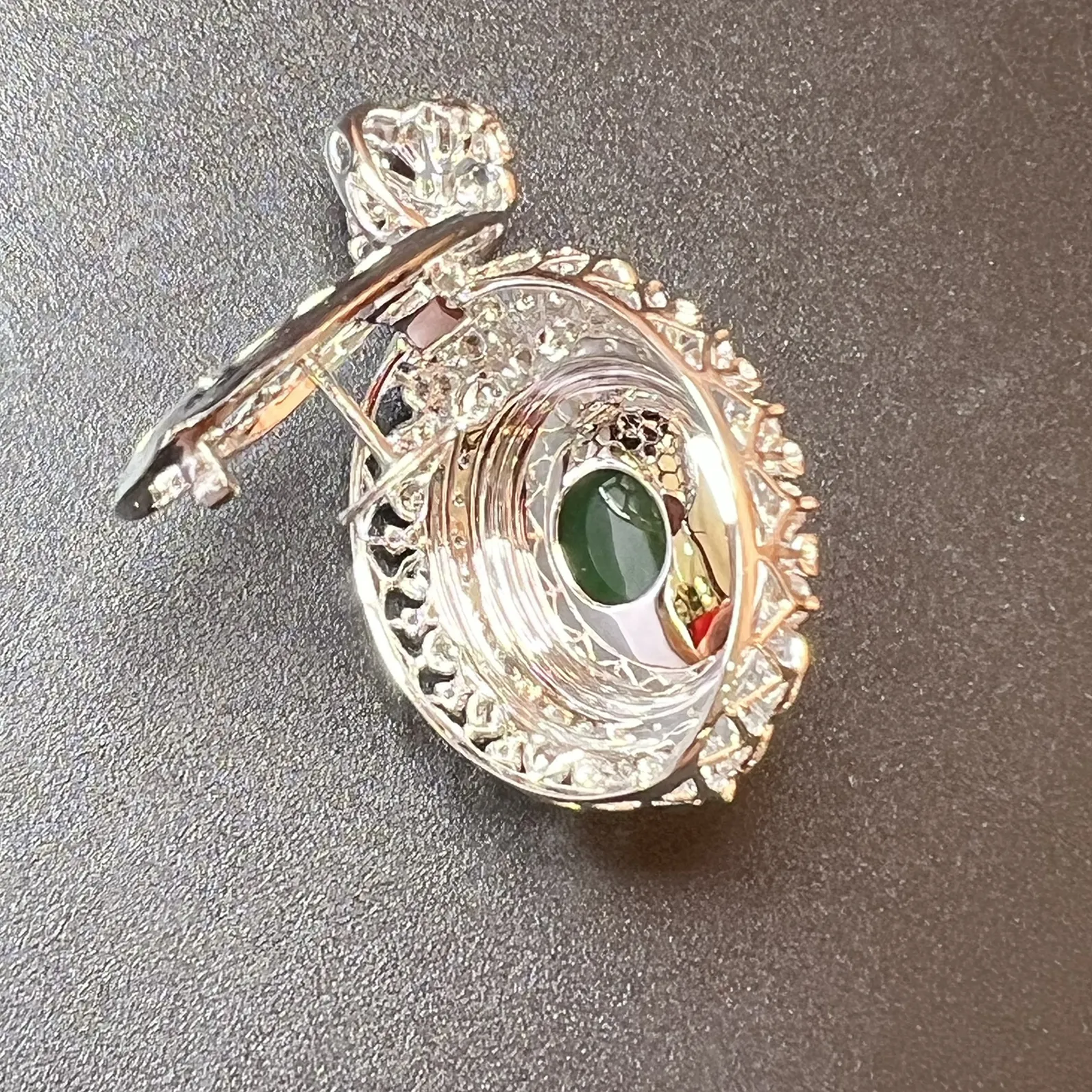 满色蛋坠整体尺寸32.5*19.5*13.5 裸石尺寸14.5*13*6.2