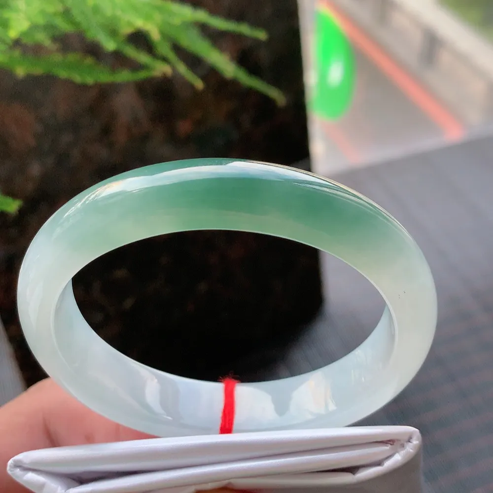 贵妃冰油青 无瑕 尺寸:56.7/49.1/12.7/7.5 种色兼备