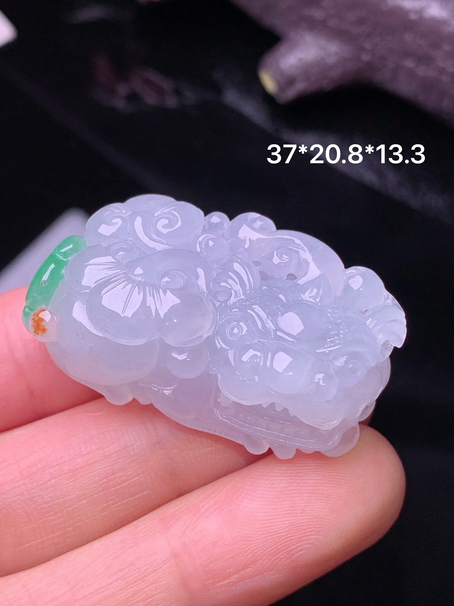 飘绿貔貅吊坠 玉质细腻 色泽清新艳丽 整体尺寸37*20.8*13.3