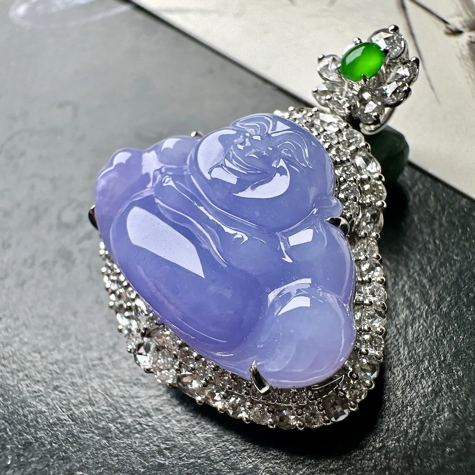 【冰种紫佛吊坠】种水很不错、质地细腻水润，形状很饱满，18K金钻豪华镶嵌，裸石尺寸18.4*27.1*6毫米