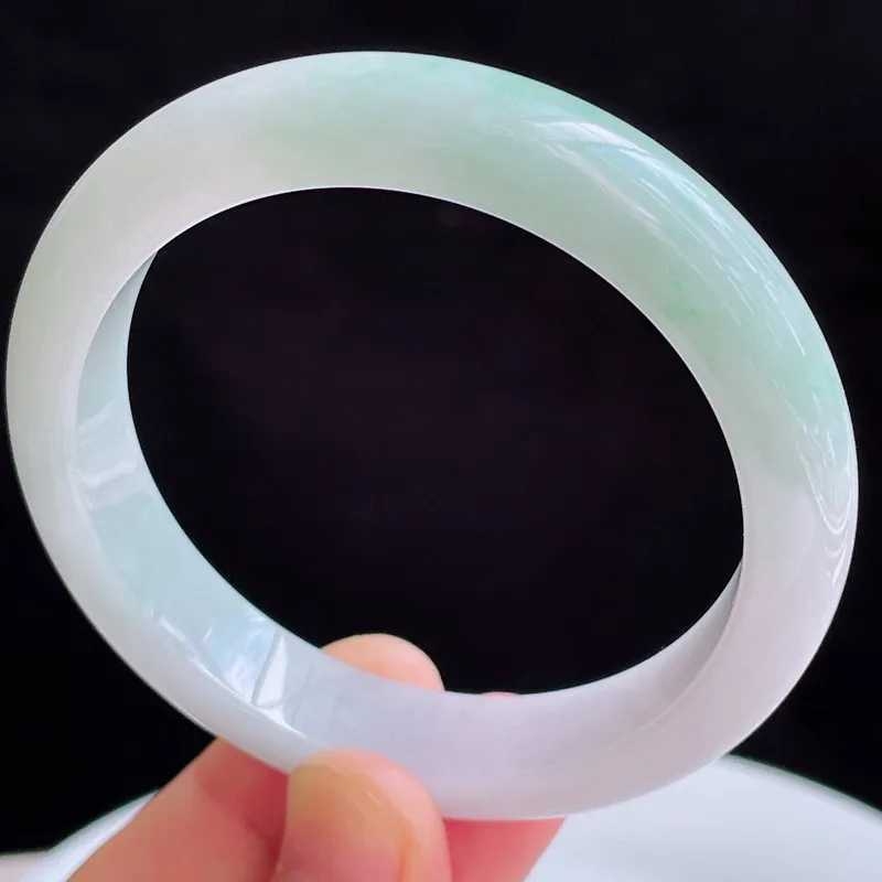 57圈有种有色天然翡翠A货飘阳绿玉手镯好种水水润手镯57.90g