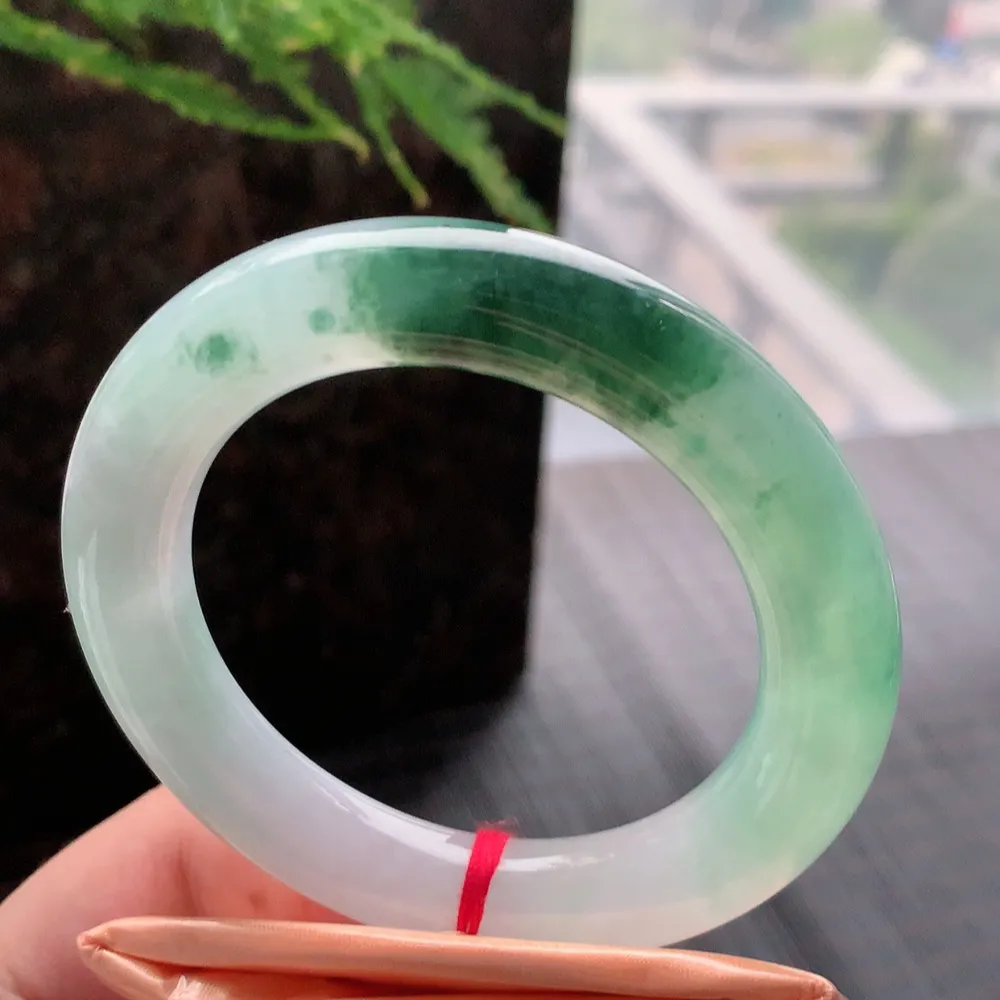 圆条高冰飘花 无瑕 尺寸:55.1/11.2 花美 种水好