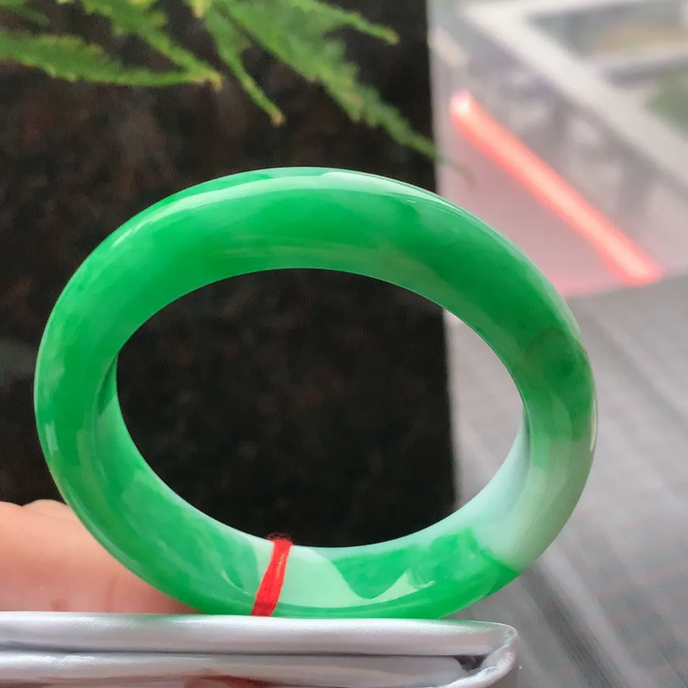 正圈一大圈阳绿 微纹 尺寸:50.4/11.8/8.3 色好