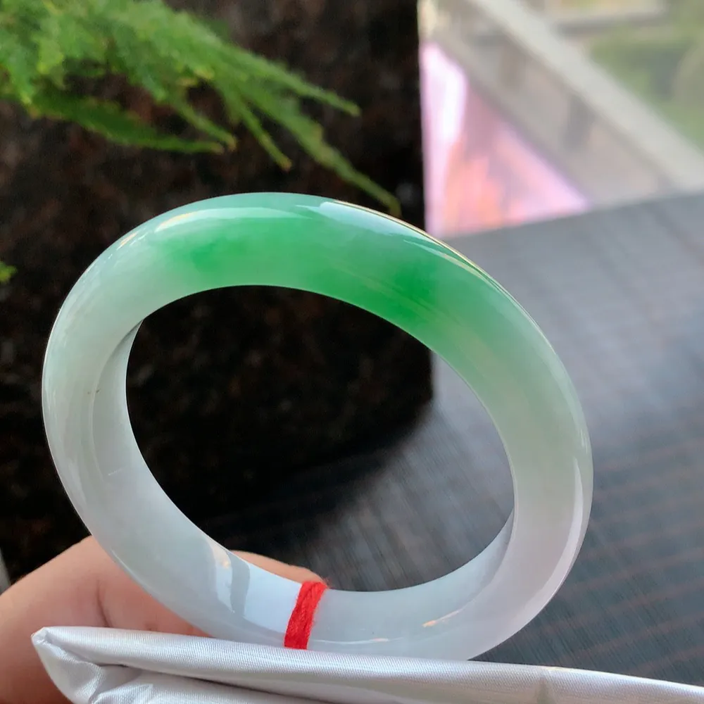 正圈冰糯春彩 无瑕 尺寸:57.5/12/9.4 色好