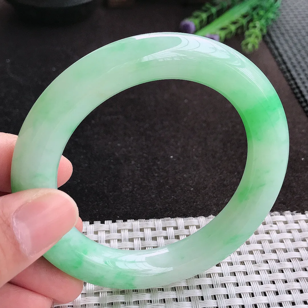 天然A货翡翠58.3/11.9/12.1老坑冰润起胶飘阳绿胖圆条手镯玉手镯