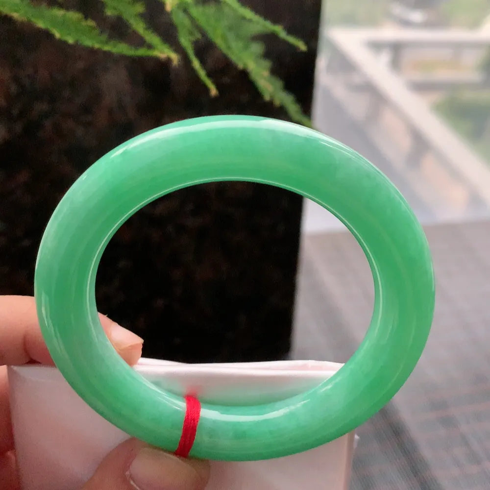 圆条满绿 无瑕 尺寸:55.1/11.2 满色