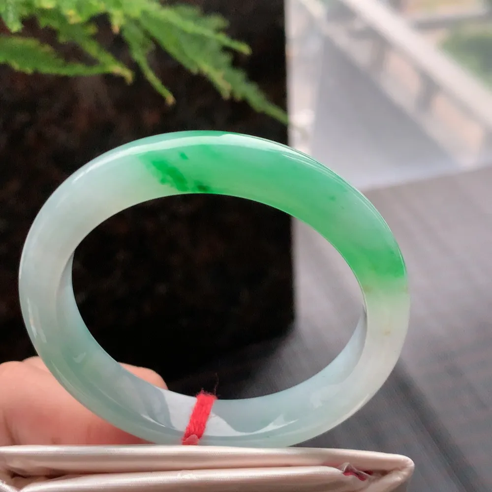 正圈冰阳绿 无瑕 尺寸:51.4/10.7/7.4 色好