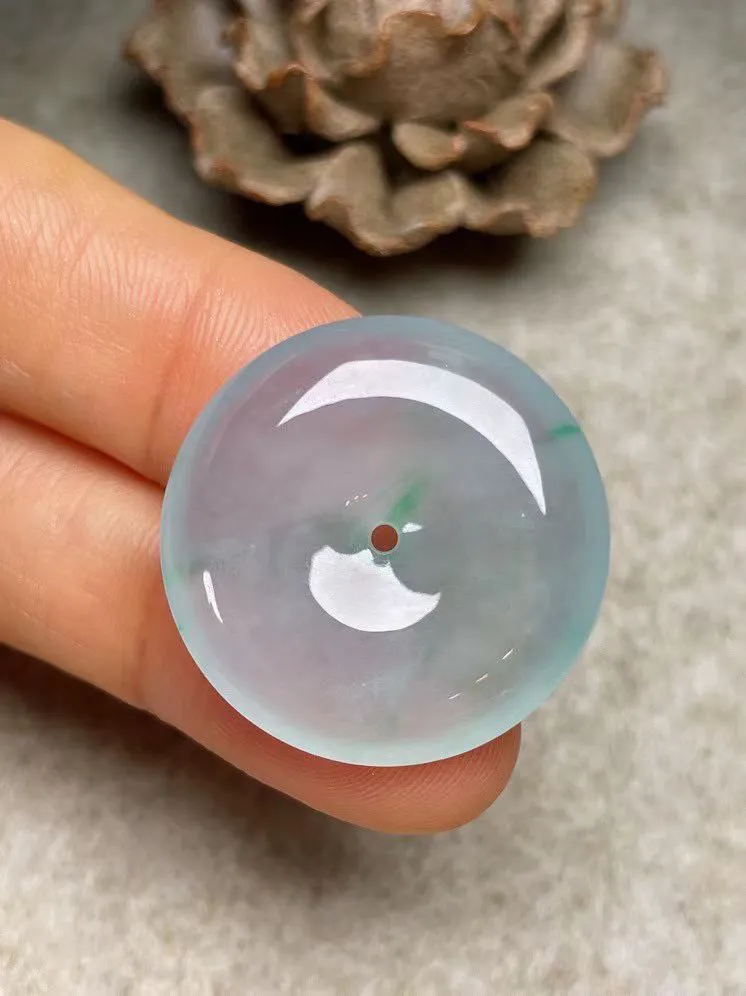 冰种飘绿【平安扣】吊坠，种水好，玉质细腻 ，卖相好