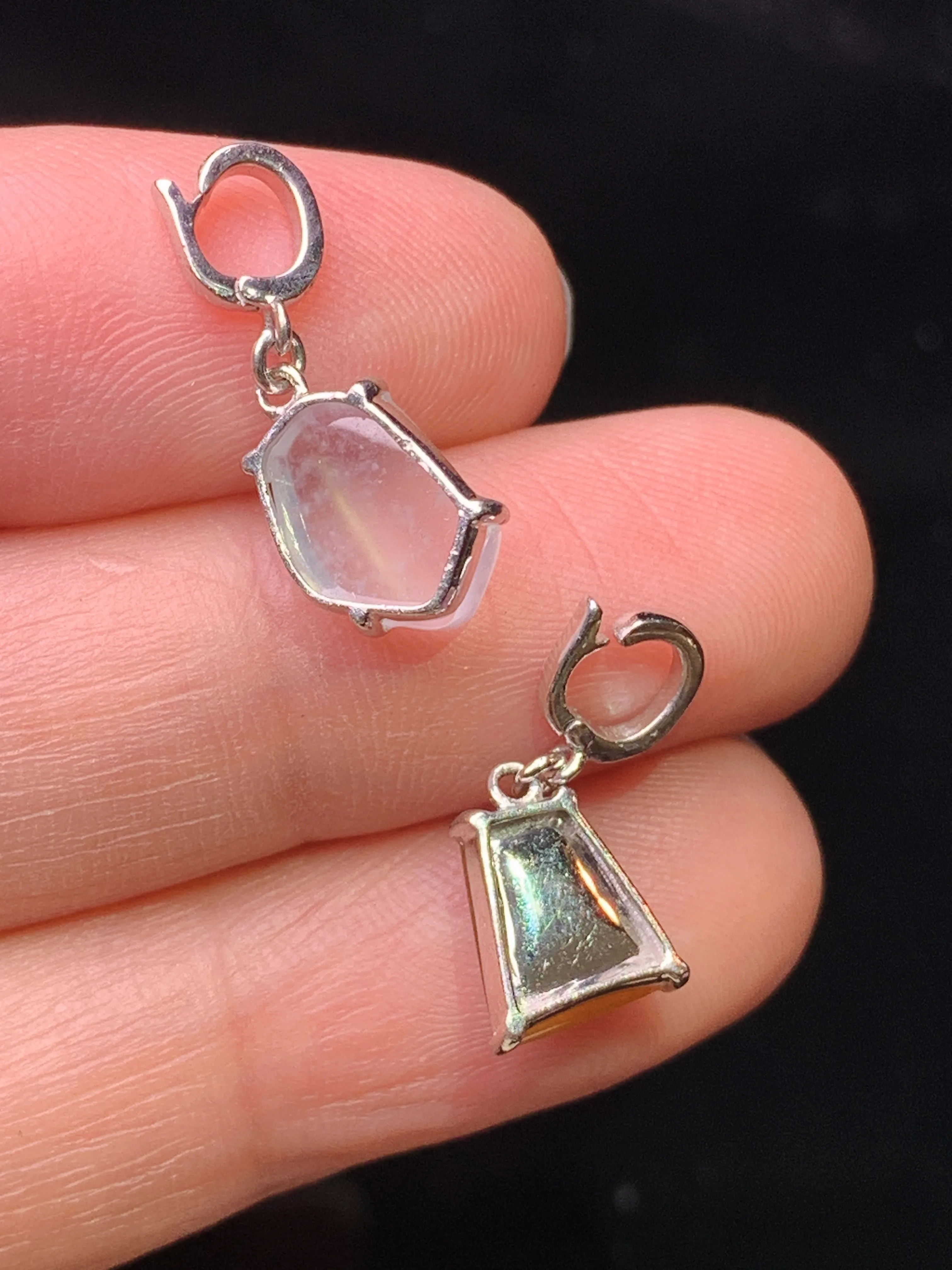 18k金钻镶嵌多彩多宝手链吊坠两用款 玉质细腻 色泽清新艳丽 裸石尺寸9*6*3