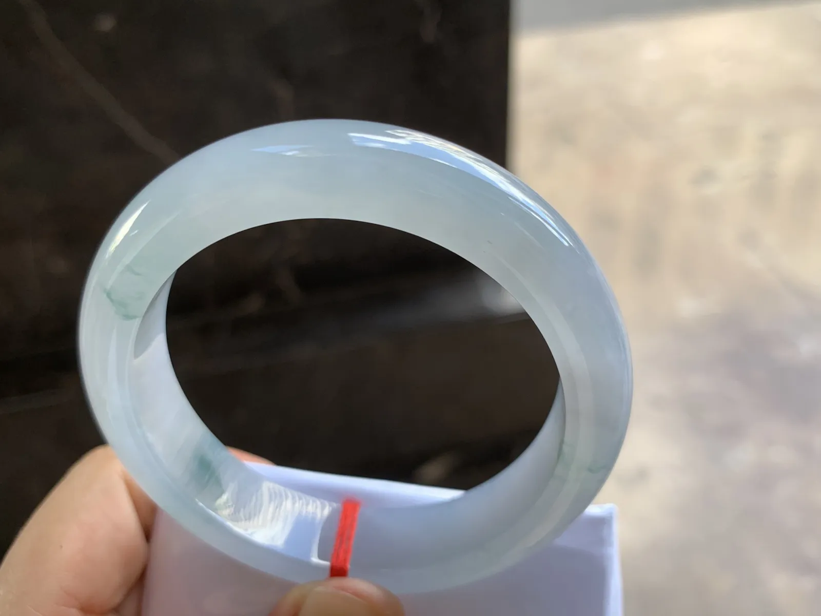 55-13.4-9mm
冰种飘花手镯 冰透莹润 花色灵动