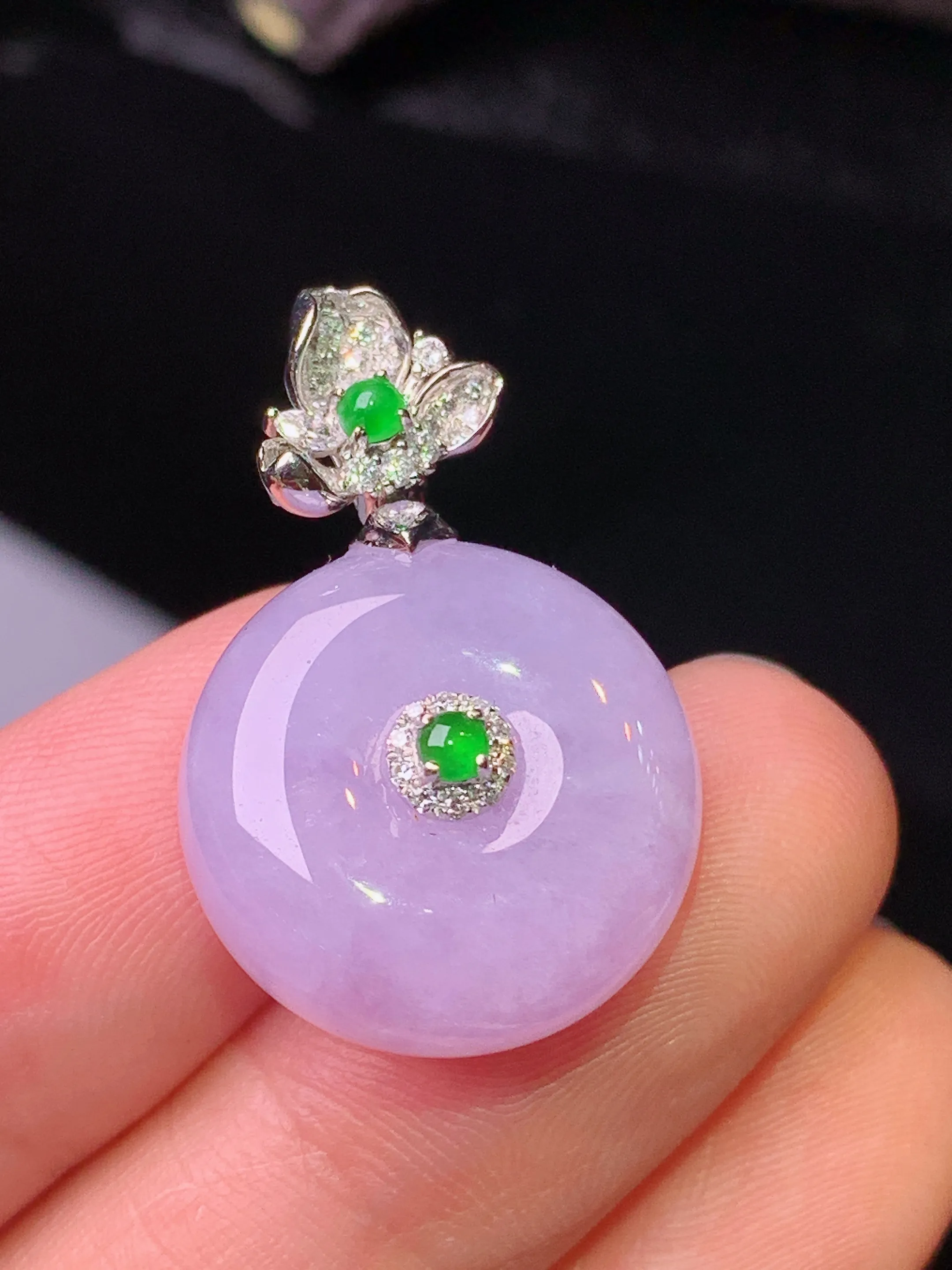 18k金钻镶嵌紫罗兰平安扣吊坠 玉质细腻 色泽清新艳丽 整体尺寸27.6*17.8*8.5