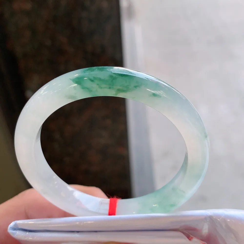 正圈冰飘花 无瑕 尺寸:52.2/8.6/7.9 花美 种水好🥰🥰