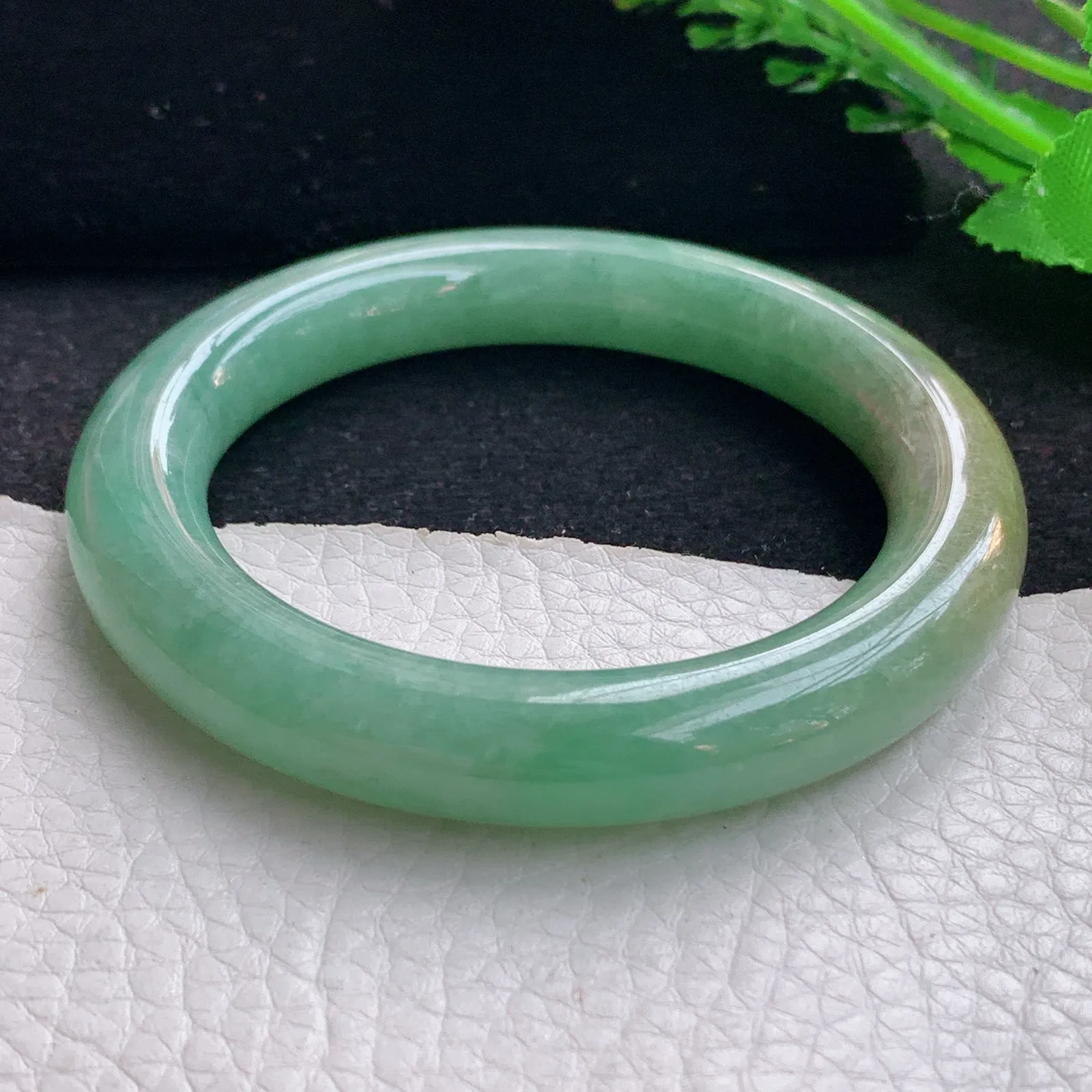 ss自然光53.8*10.3*10.5美人镯 缅甸翡翠a货玉手镯黄加绿圆条玉手环