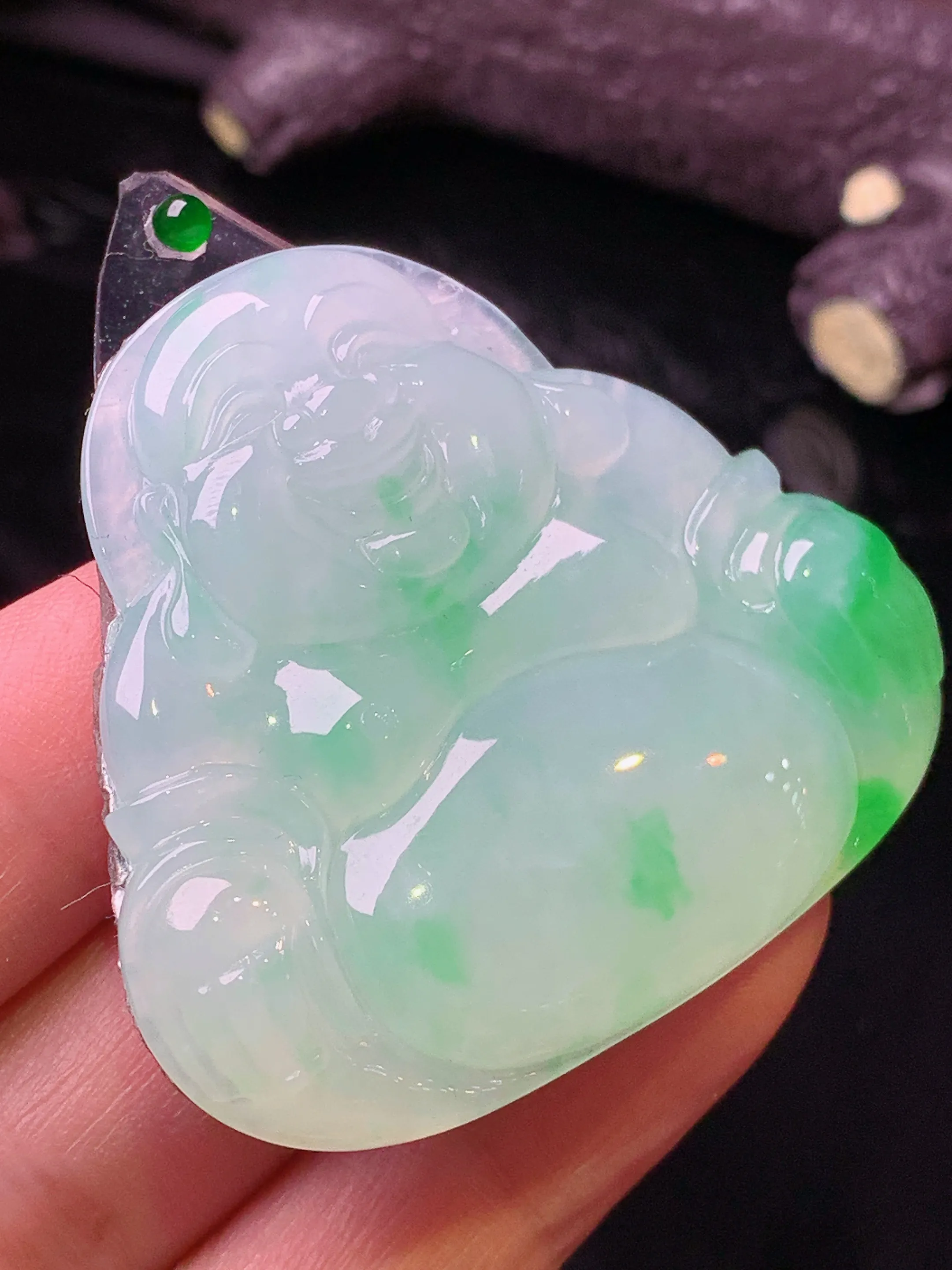 镶嵌款 飘绿佛公吊坠 玉质细腻 色泽清新艳丽 整体尺寸41.3*46.5*5.3