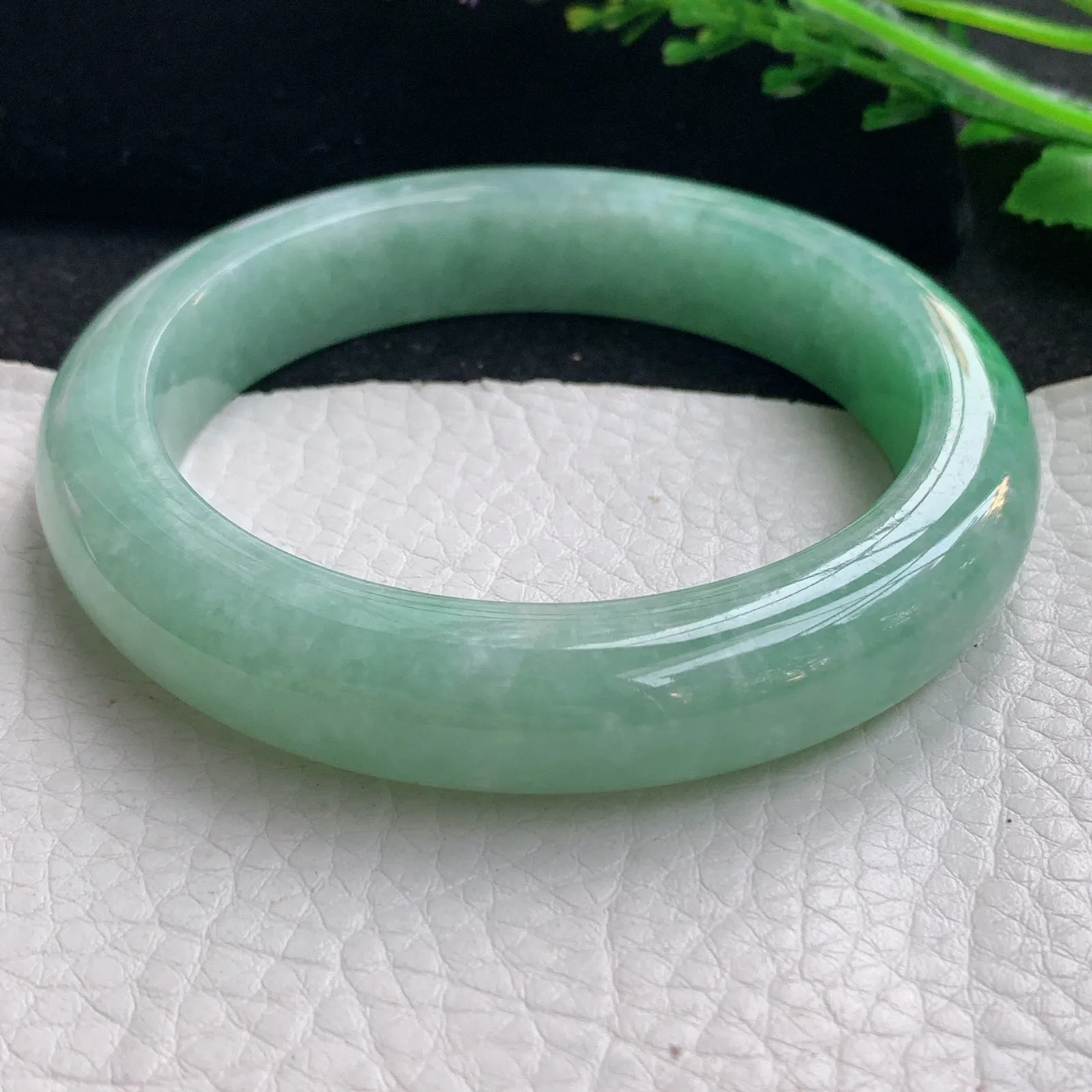 xc大圈口60*12.8*9.6平安镯 缅甸翡翠a货玉手镯飘绿厚装宽边玉手环