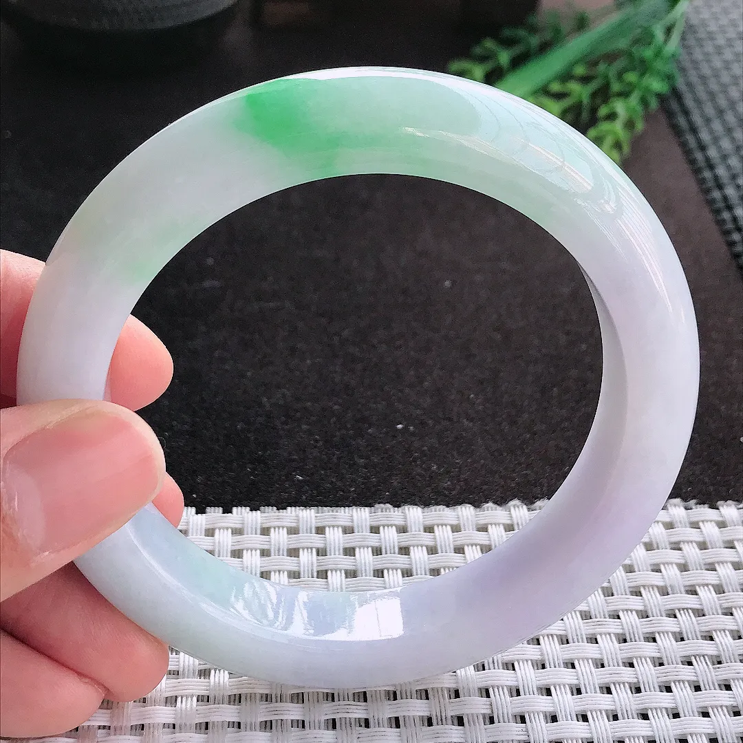 天然A货翡翠61/12.6/10.3老坑秀气温润白底青飘阳绿手镯宽边玉镯