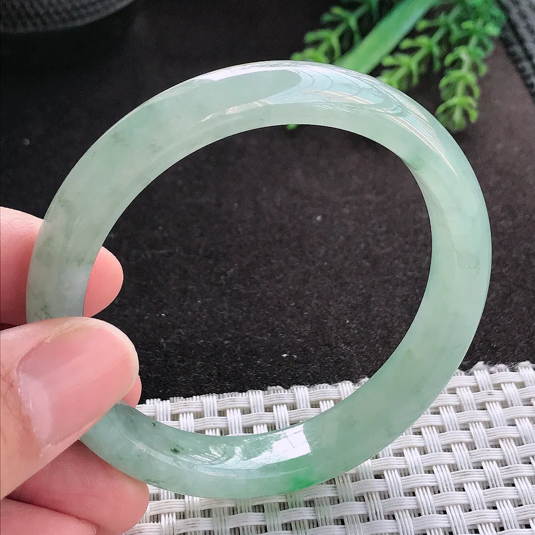 天然A货翡翠56/11.2/7.8老坑冰润起胶冰晴绿手镯宽边玉镯