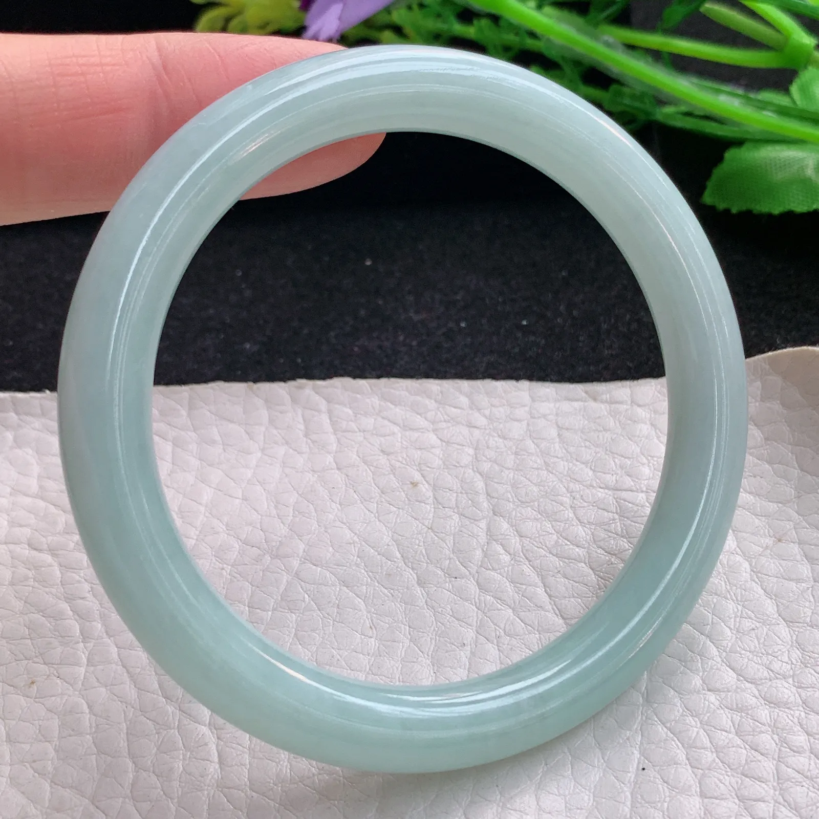 xx自然光53.5*5叮当镯 缅甸翡翠a货玉手镯浅绿圆条玉手环 美人镯