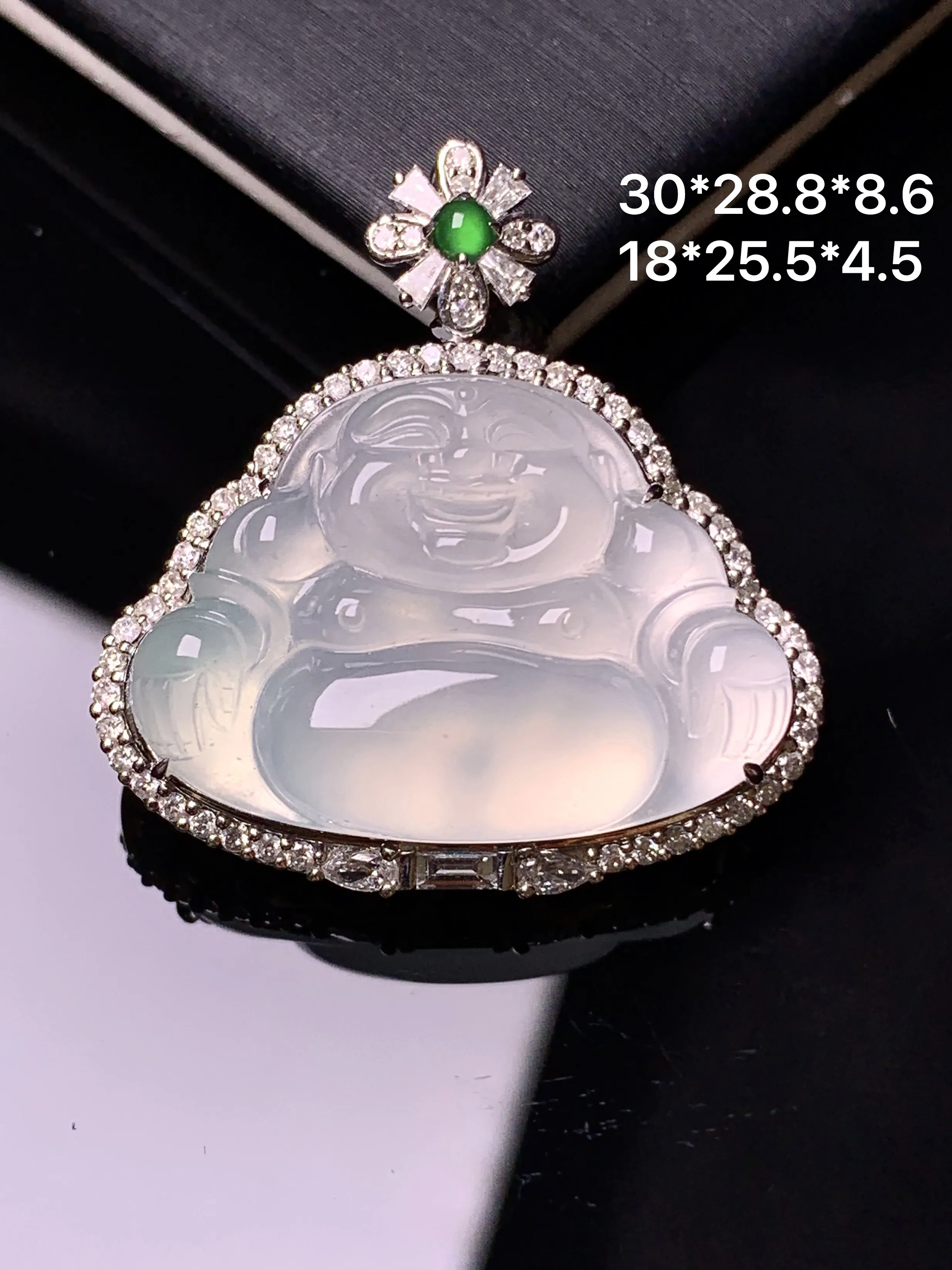 18k金钻镶嵌冰种佛公吊坠 玉质细腻 色泽清新艳丽 整体尺寸30*28.8*8.6